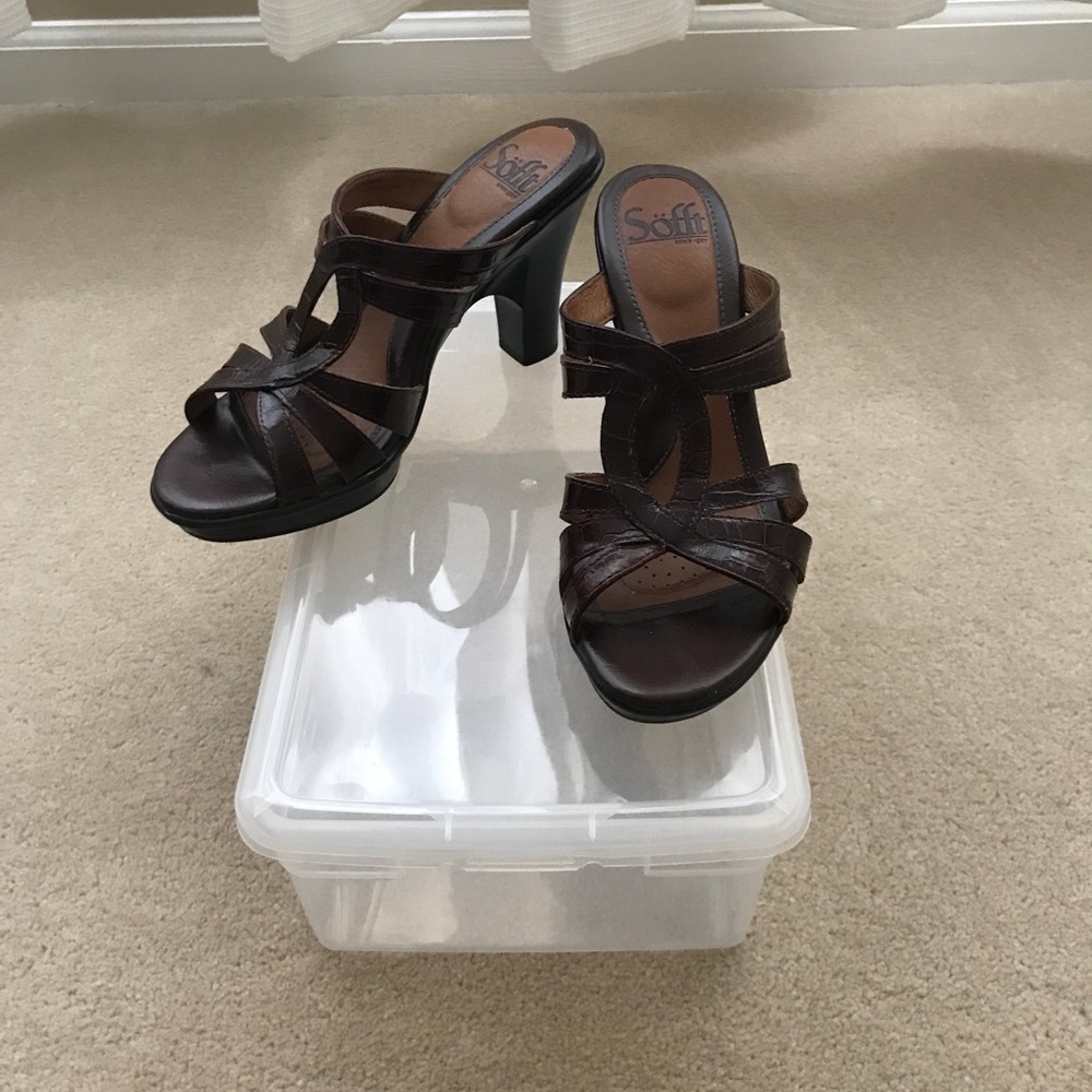 Sofft Brown Leather Platform Sandals 3 inch heels